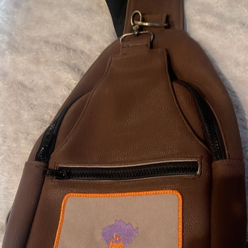Hawaii crossbody reversible sling bag - Picture 4 of 10